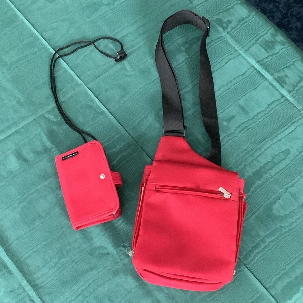 Travelon Sling Crossbody expandable red bag